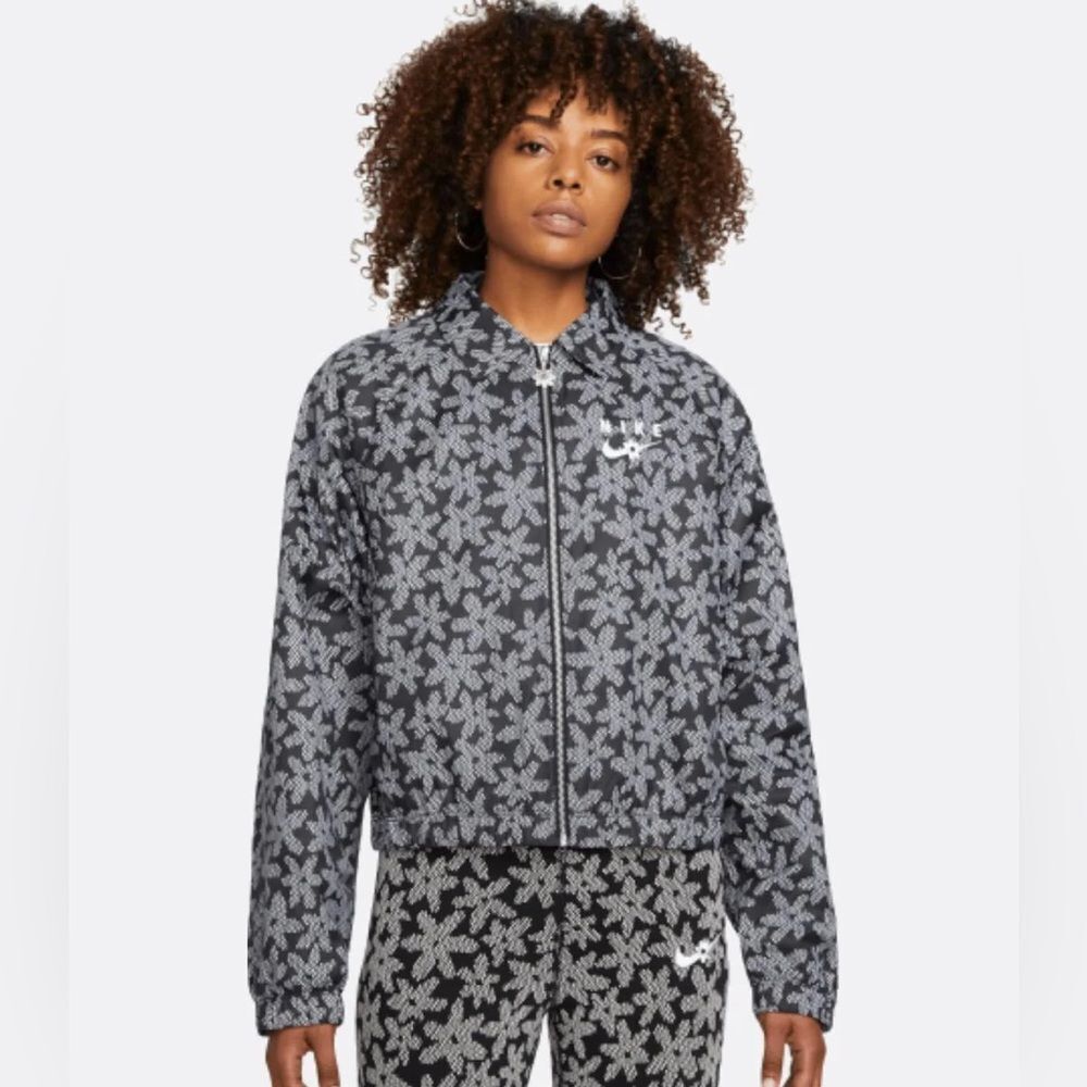 LIKE NEW NIKE WOMENS DAISY PRINT SPORT JACKET SIZE SMALL
